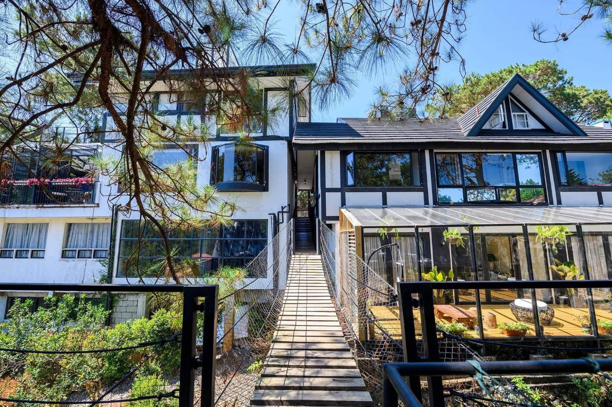 Tudor In The Pines Villa Baguio City Bagian luar foto