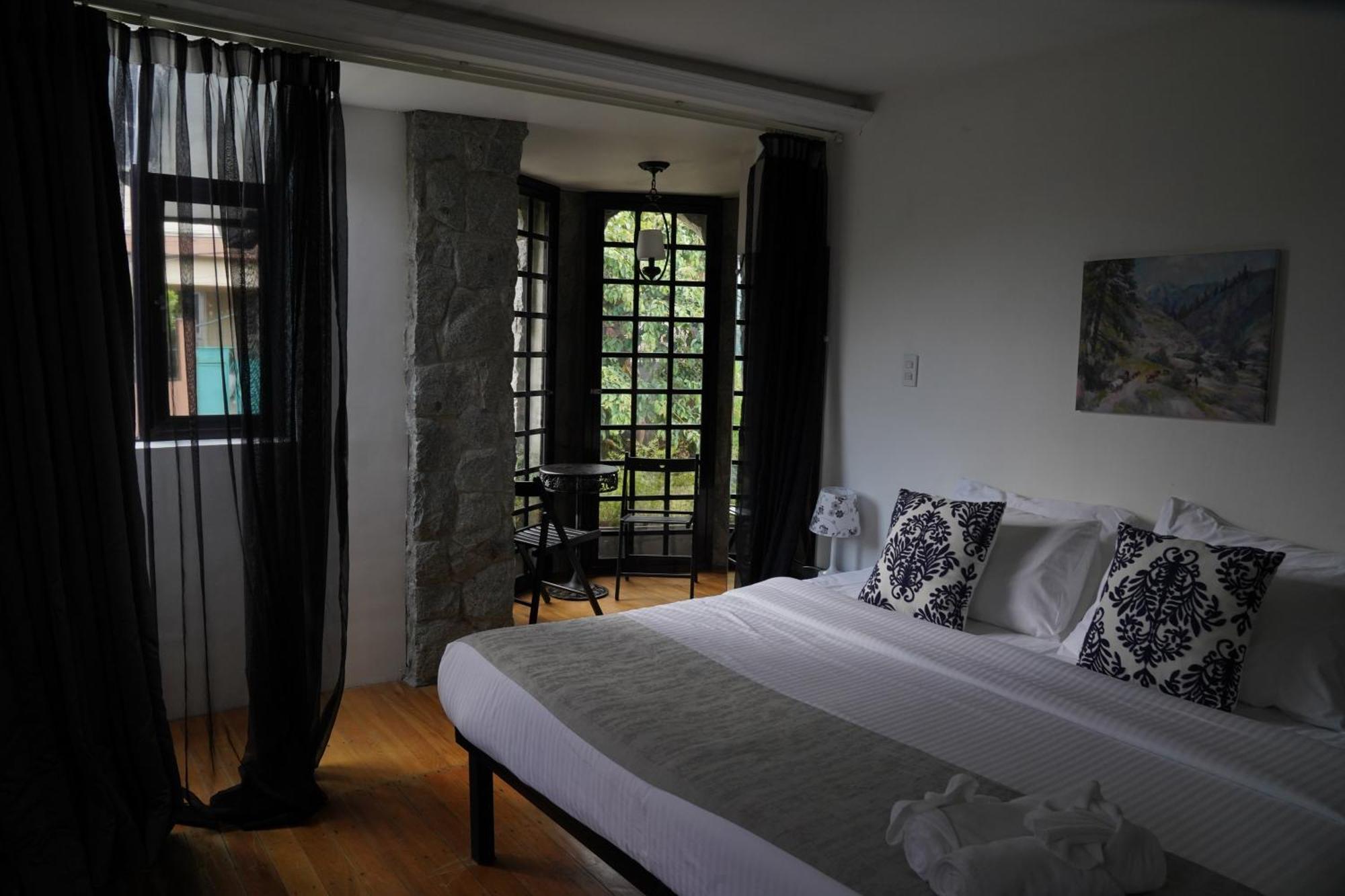 Tudor In The Pines Villa Baguio City Bagian luar foto